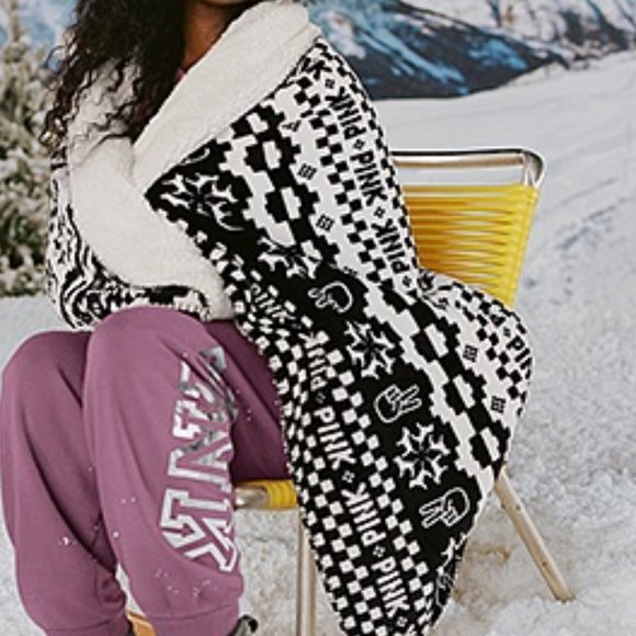 Victoria's Secret PINK Sherpa Blanket Black/White - Picture 1 of 3